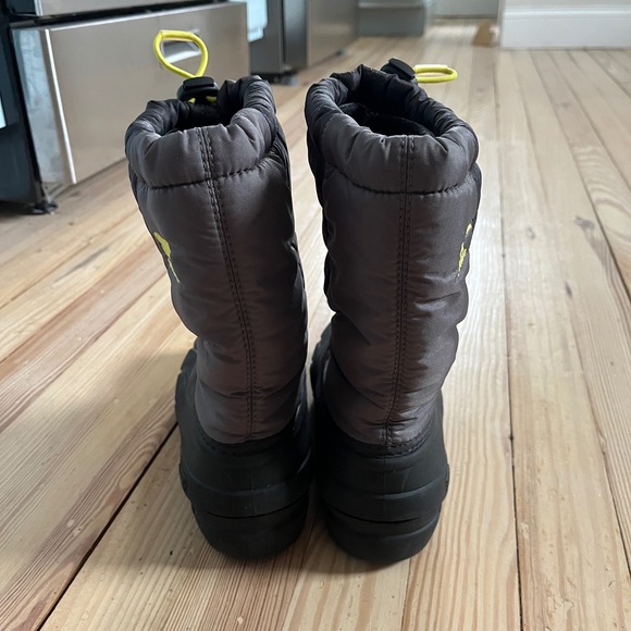 Sorel Kids Snow Commander Boots Black Grey Yellow Size 2 youth winter waterproof - Picture 2 of 8